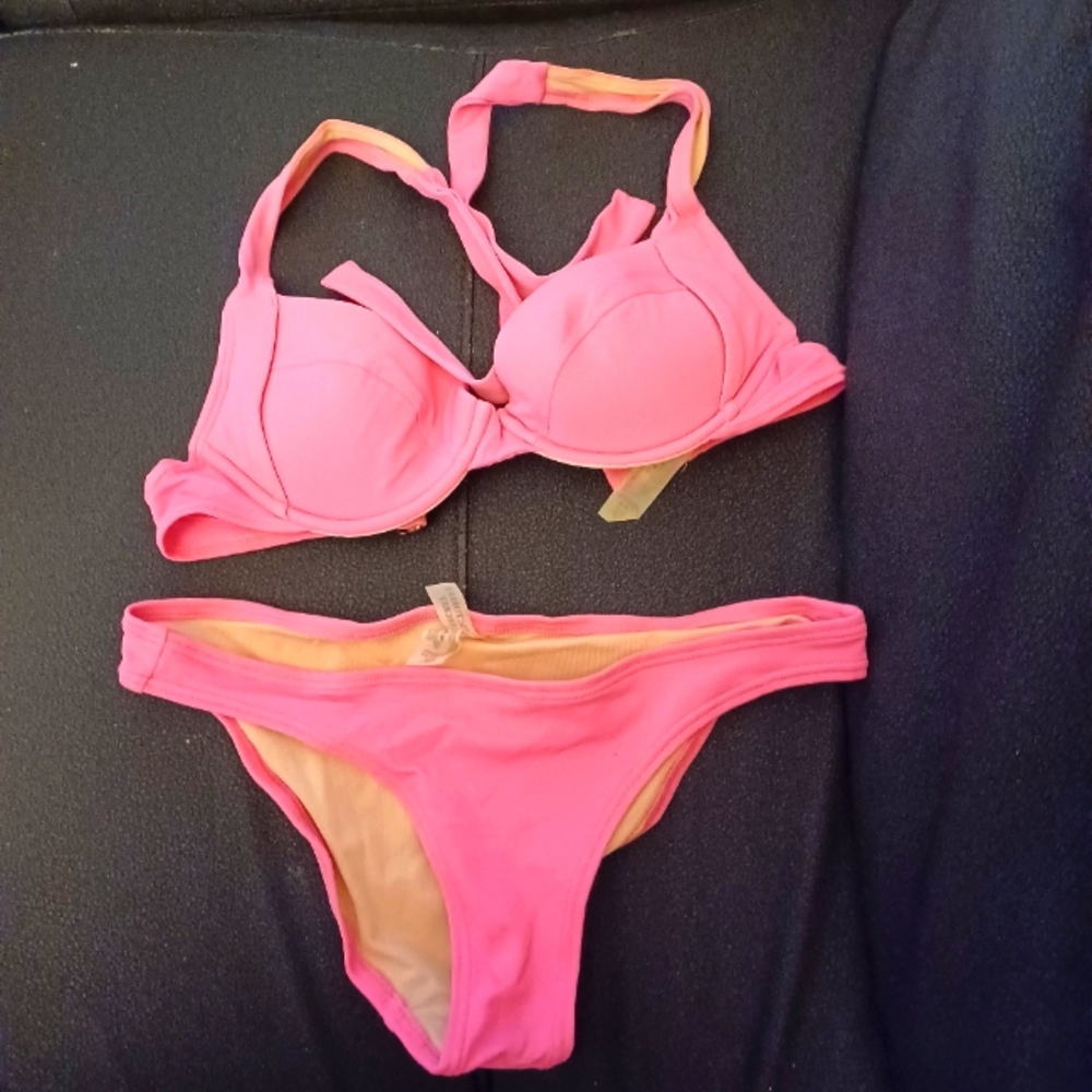 VICTORIAS SECRET VINTAGE PADDED BRA BIKINI Size XS or 34 B bra .